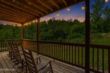 2933 Fiddlers Creek Way, Pigeon Forge, TN 37863