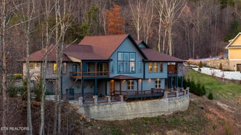 2933 Smoky Bluff Tr, Sevierville, TN 37862