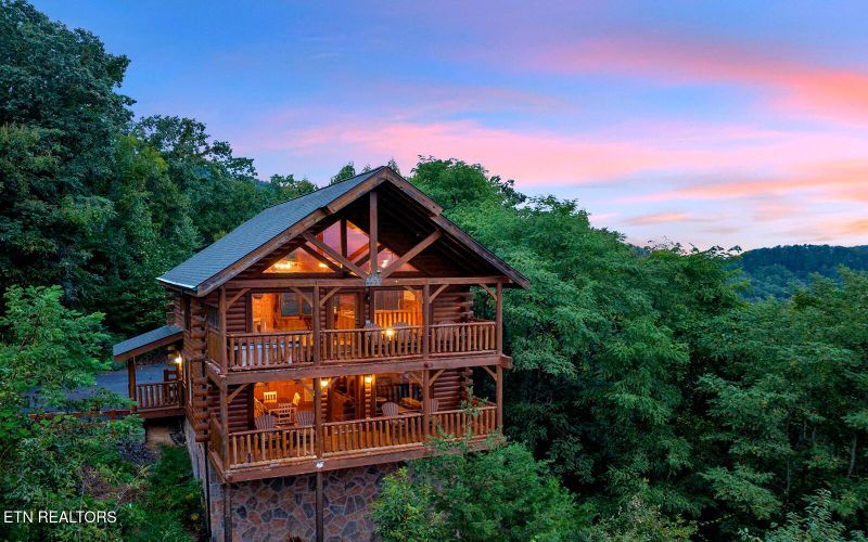 2934 Legacy Vista Dr, Sevierville, TN 37876