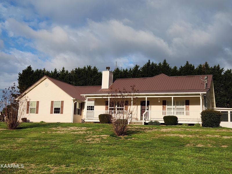 2935 Barkshed Rd, Maryville, TN 37803