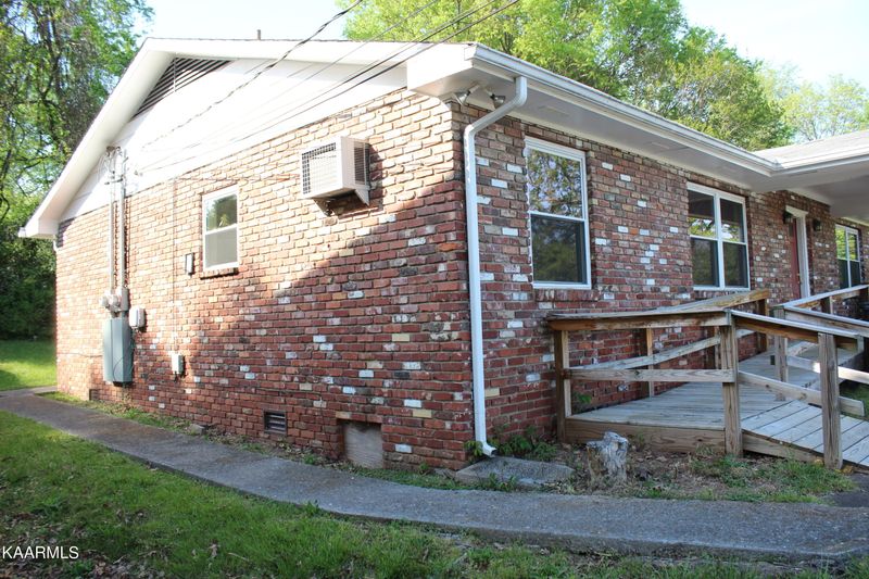 2935 Buffat Mill Rd, Knoxville, TN 37918