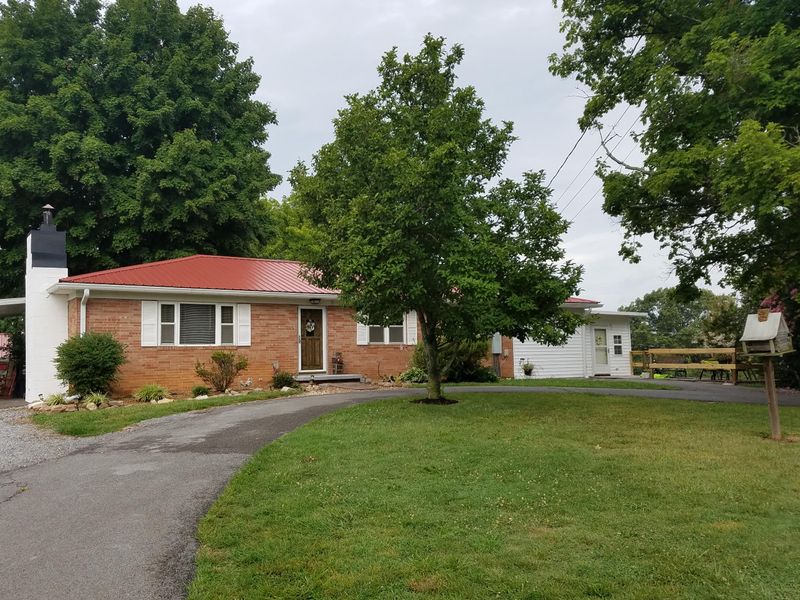 2935 Johnston Rd, Louisville, TN 37777