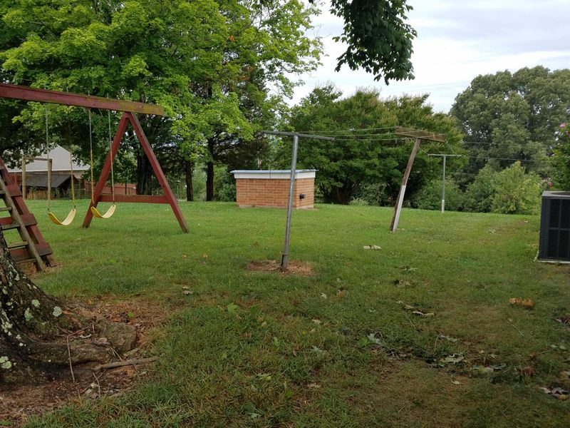 2935 Johnston Rd, Louisville, TN 37777