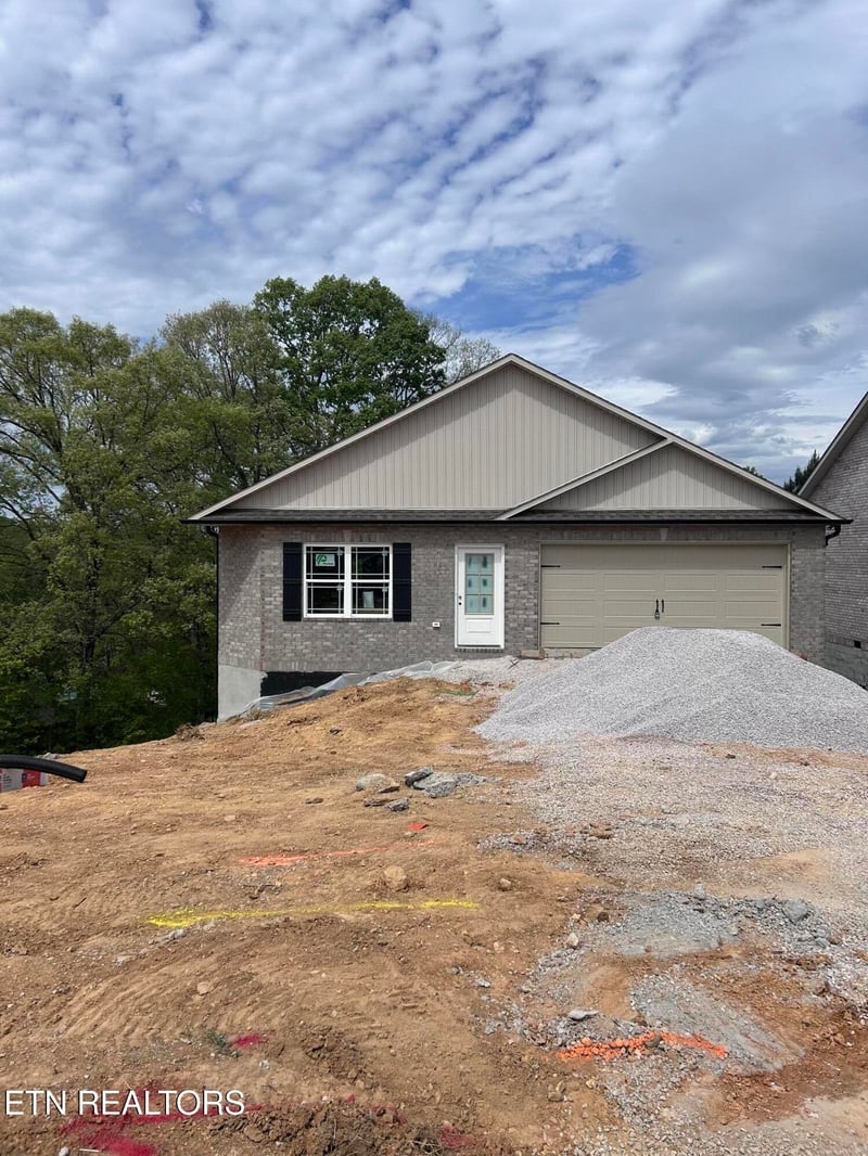 2935 Zachary Pointe Ln, Knoxville, TN 37938