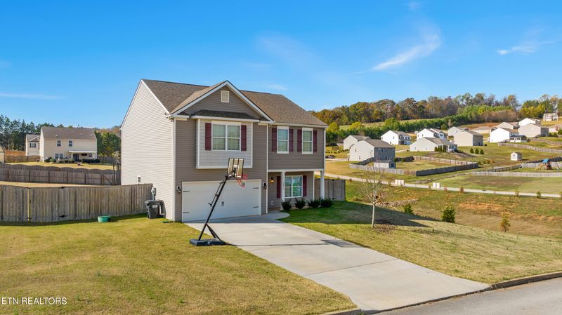 2937 Sagegrass Dr, Louisville, TN 37777