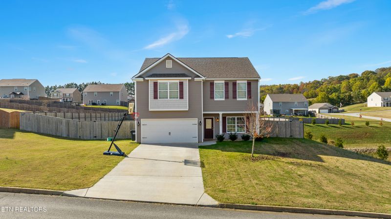 2937 Sagegrass Dr, Louisville, TN 37777