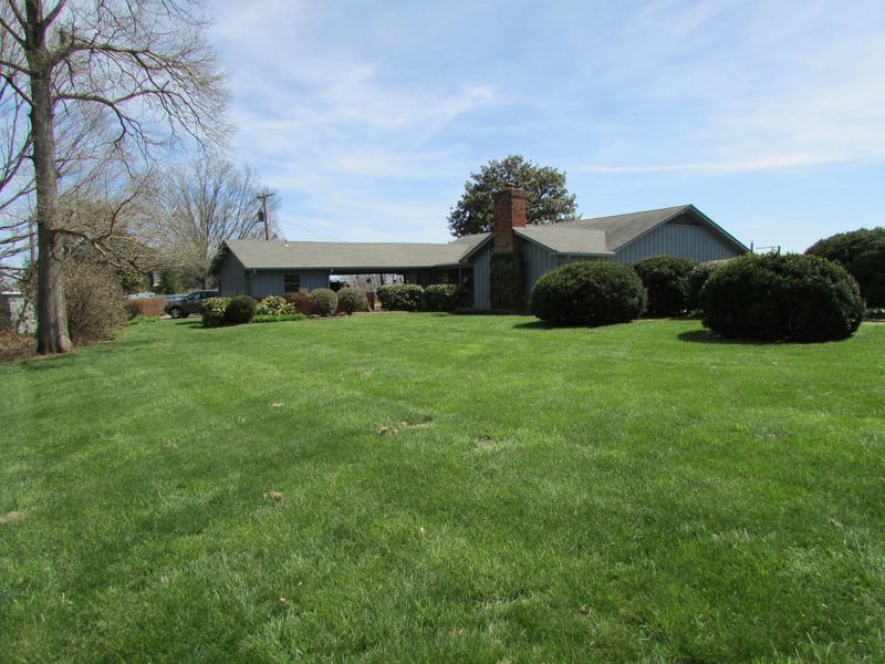 2937 Walkup Dr #1, Knoxville, TN 37918