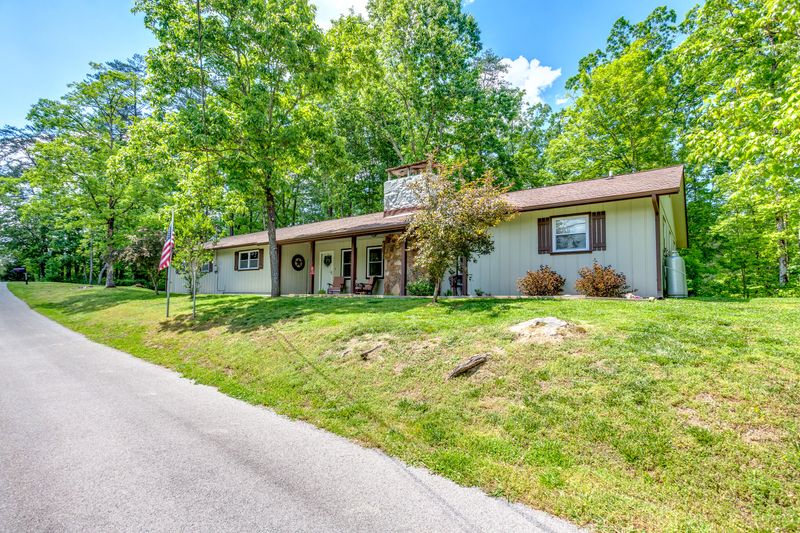 2939 Crestview Ct, Sevierville, TN 37862