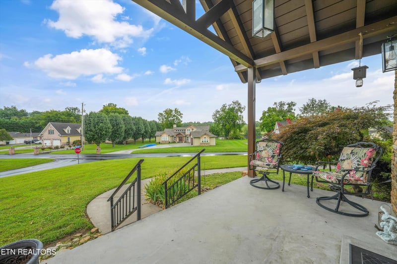 2939 Deep River Dr, Sevierville, TN 37876