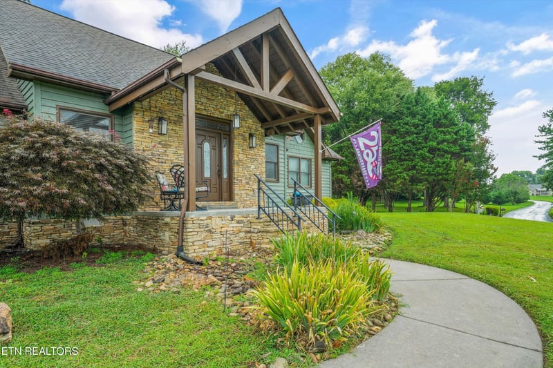 2939 Deep River Dr, Sevierville, TN 37876