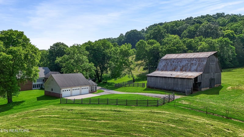 2939 River Rd, Loudon, TN 37774