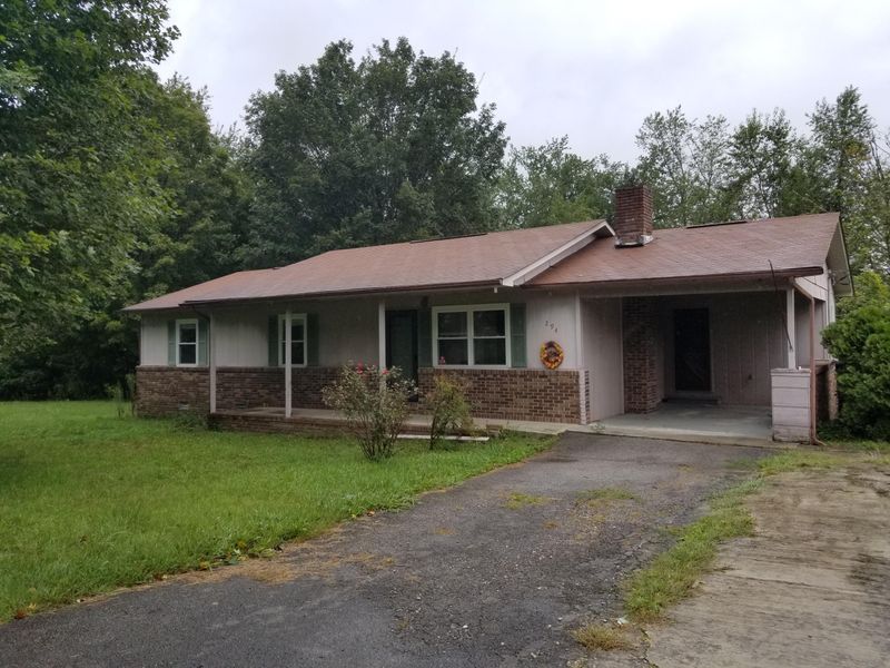 294 Crestview Dr, Crossville, TN 38555