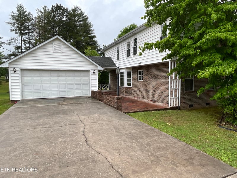294 Foothills Dr, Rockwood, TN 37854