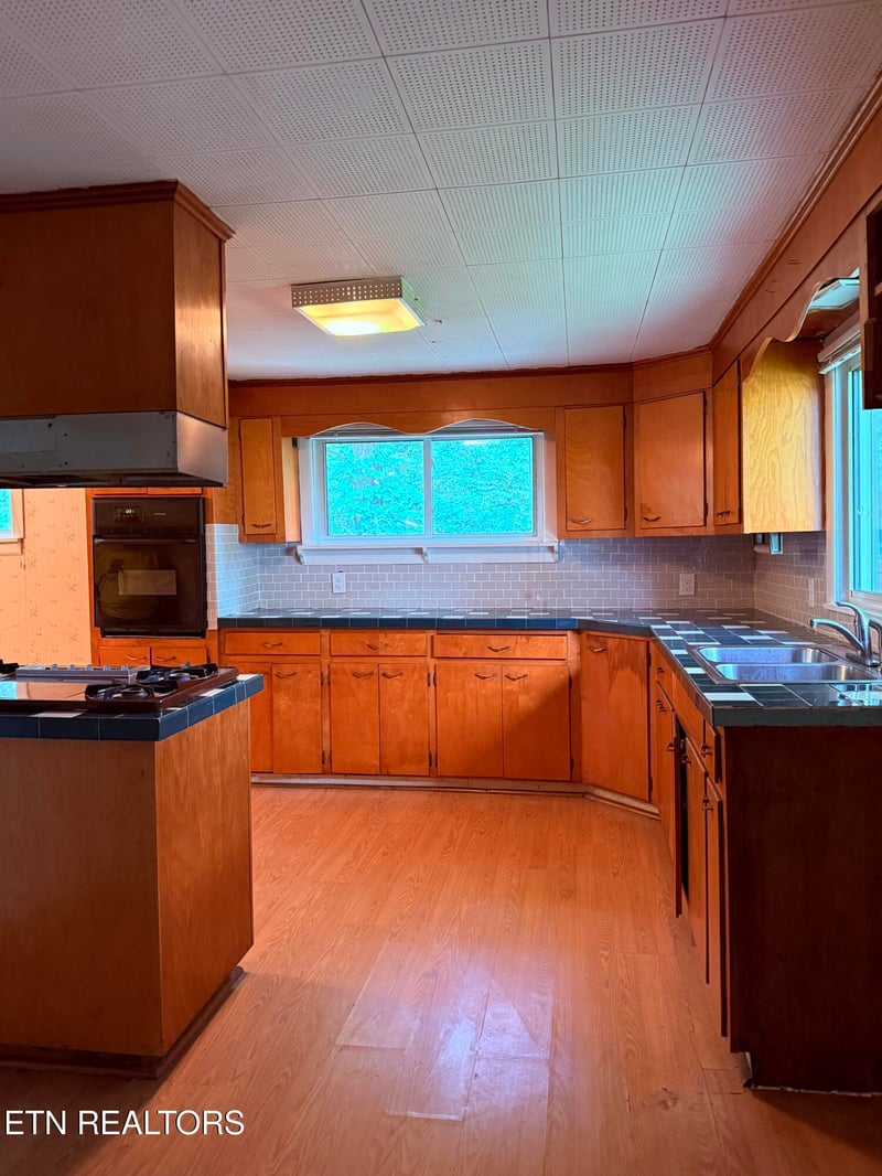 294 Highway 68, Crossville, TN 38555