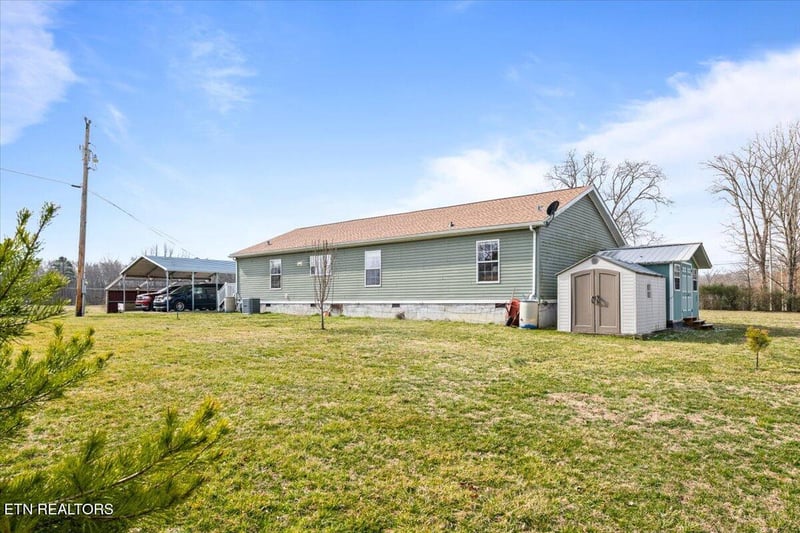 2940 Grave Hill Rd, Oneida, TN 37841