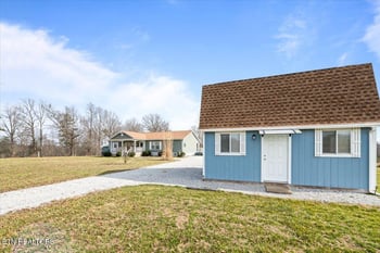 2940 Grave Hill Rd, Oneida, TN 37841