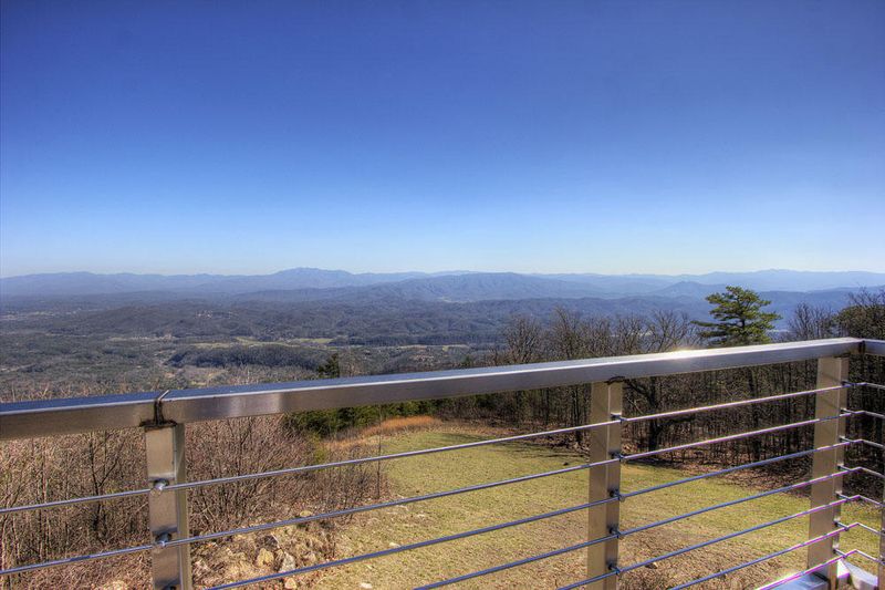 2940 Tower Rd, Sevierville, TN 37876