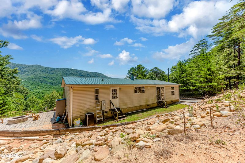 2941 Allegheny Loop Rd, Maryville, TN 37803