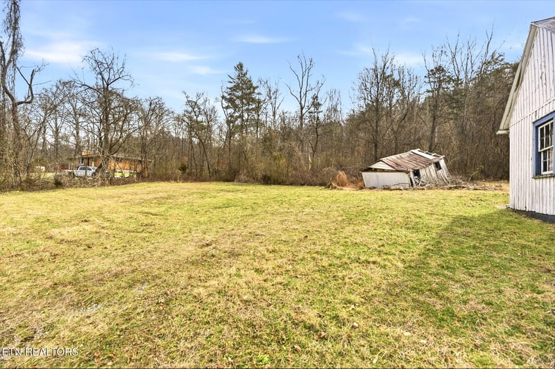 2942 Miller Rd, Powell, TN 37849