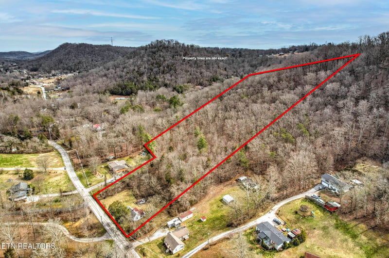 2942 Miller Rd, Powell, TN 37849