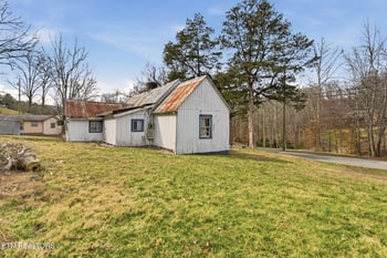 2942 Miller Rd, Powell, TN 37849
