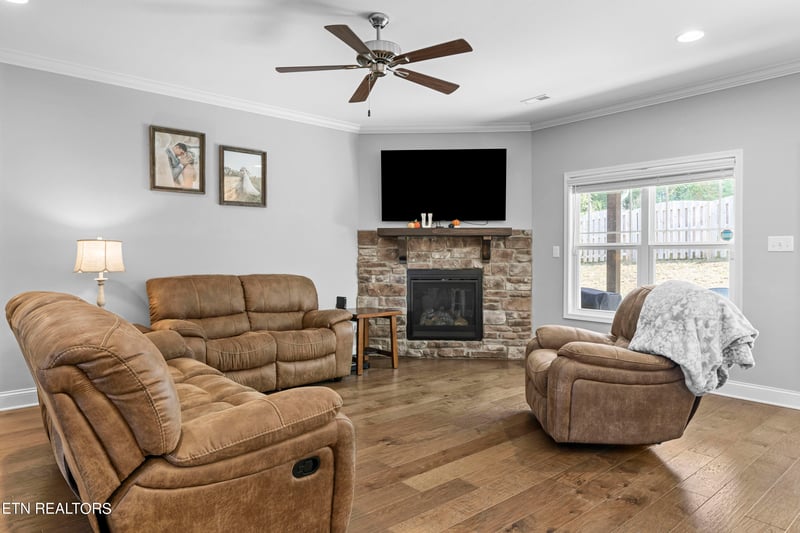 2942 Spencer Ridge Ln, Knoxville, TN 37931