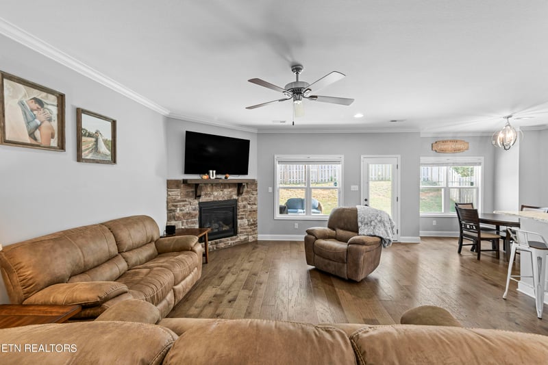 2942 Spencer Ridge Ln, Knoxville, TN 37931