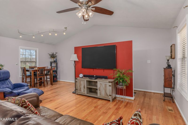 2945 Inman Bend Rd, Morristown, TN 37814