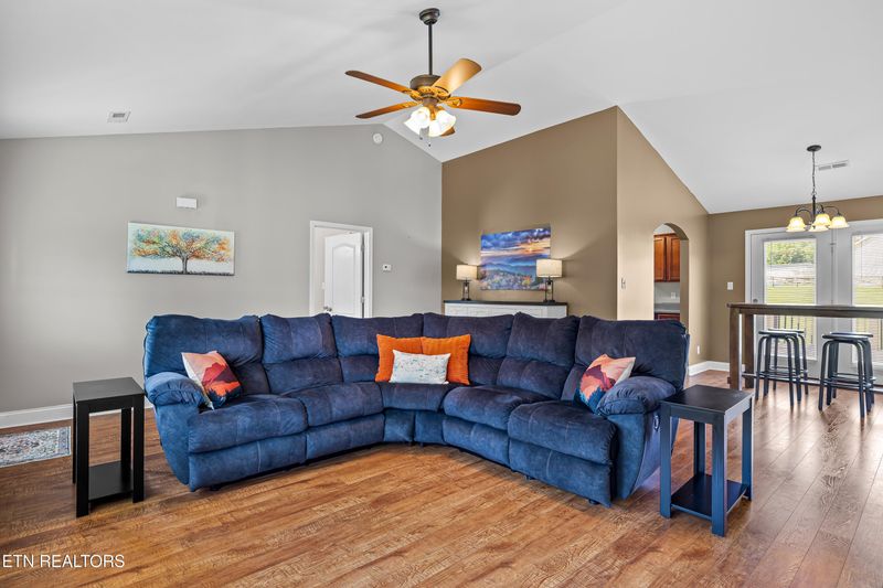 2946 Old Whites Mill Rd, Maryville, TN 37803