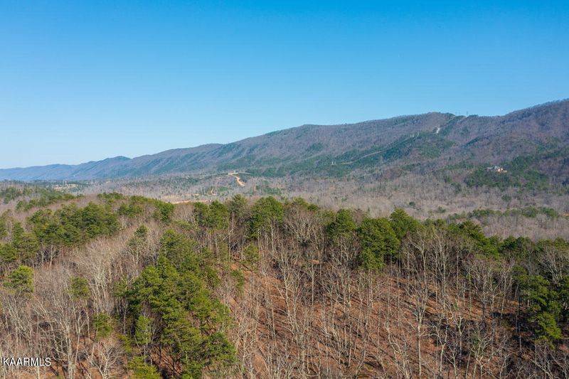 2947 Allegheny Loop Rd, Maryville, TN 37803