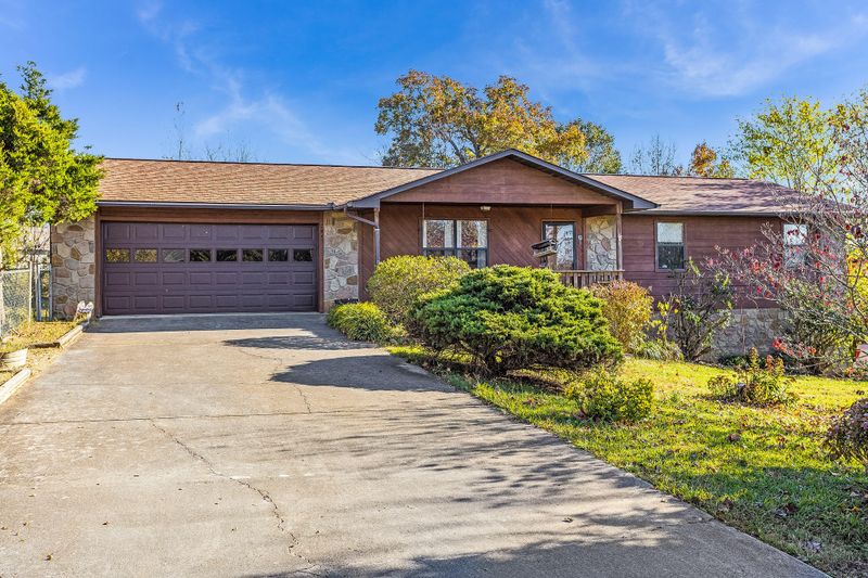 2949 Eledge Ln, Sevierville, TN 37876