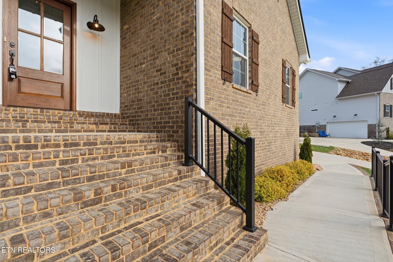 295 Caulderwood Ln, Lenoir City, TN 37771