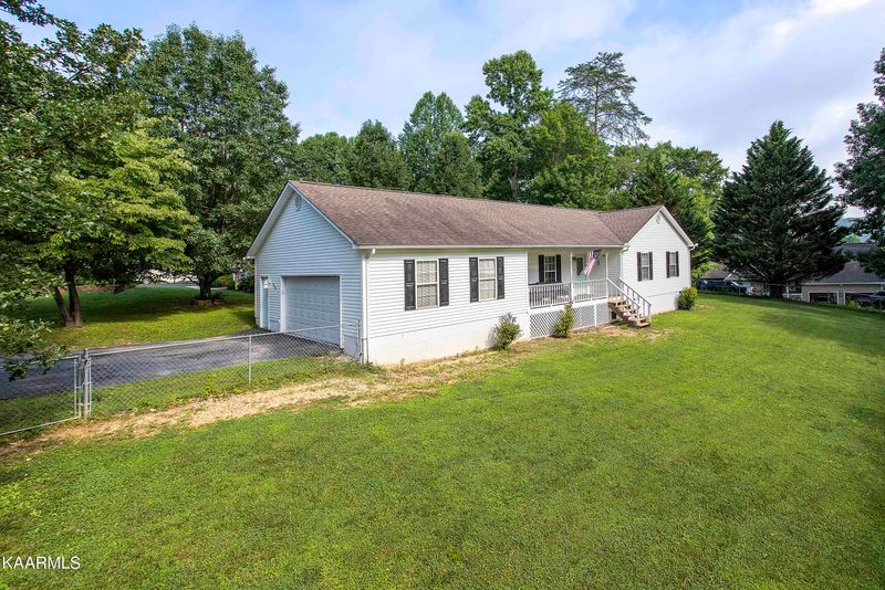 295 Hillcrest Dr, Caryville, TN 37714