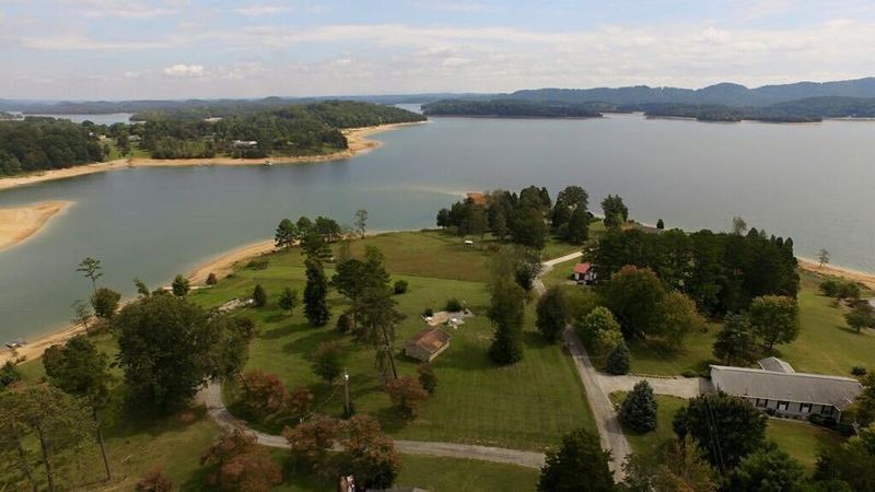 295 Kashinampoo Ln, Bean Station, TN 37708