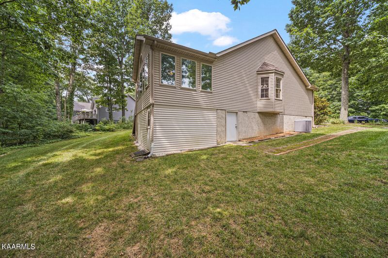 295 Kingsdown Dr, Crossville, TN 38558
