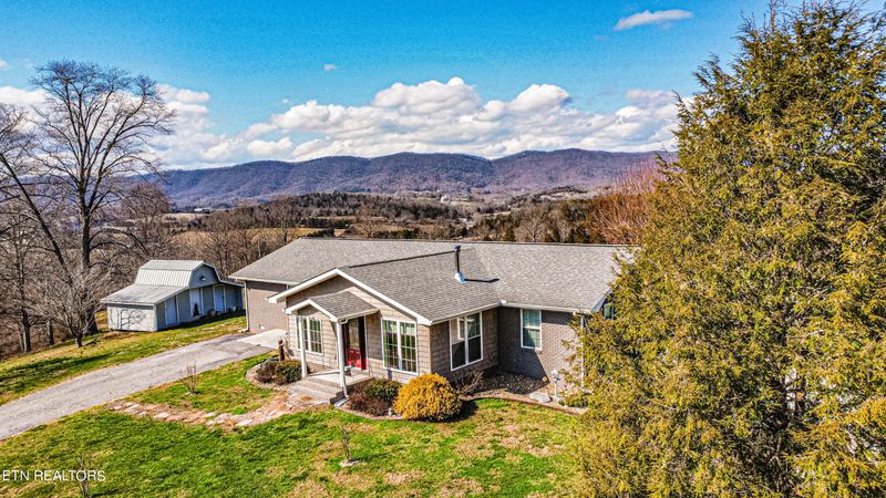 295 River Rd, Jacksboro, TN 37757