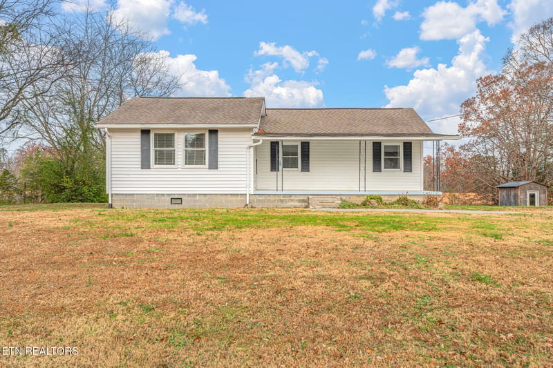 2950 Craigs Chapel Rd, Greenback, TN 37742