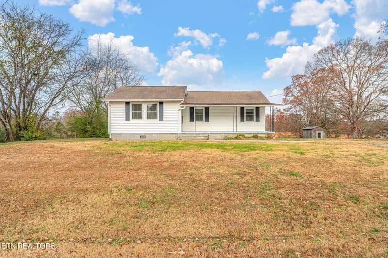 2950 Craigs Chapel Rd, Greenback, TN 37742