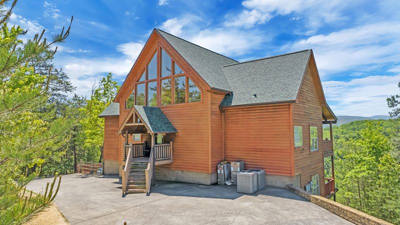 2953 Little Cub Way, Sevierville, TN 37862