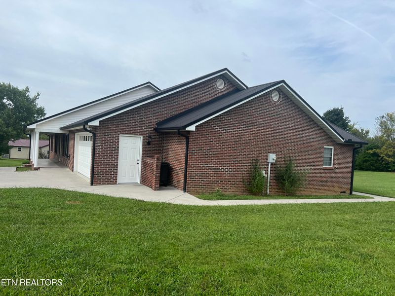 2954 Dixon Rd, Maryville, TN 37801