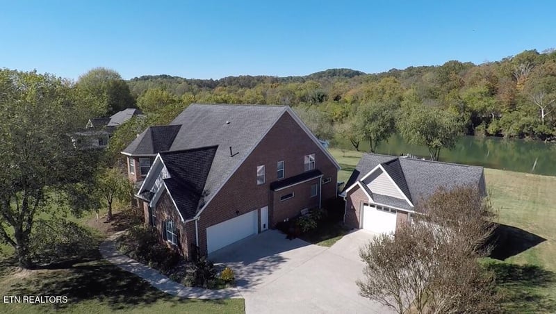 2955 Hodges Landing Dr, Knoxville, TN 37920