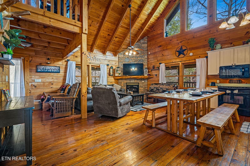 2955 Raven Fork Cir, Sevierville, TN 37876