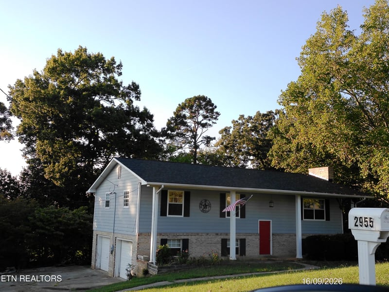 2955 West Hills Dr, Maryville, TN 37803