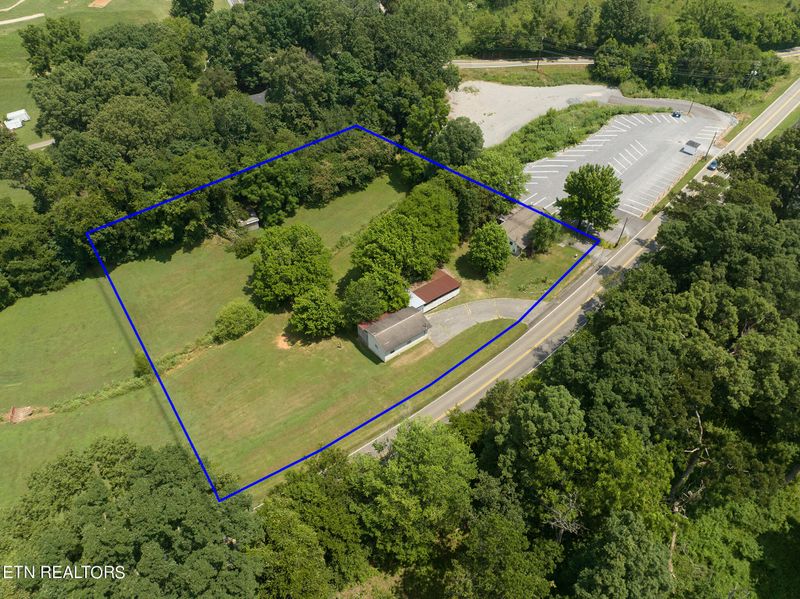 2956 Douglas Dam Rd, Kodak, TN 37764
