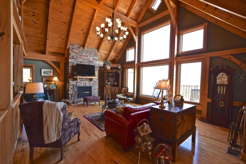 296 High Springs Trl, Townsend, TN 37882