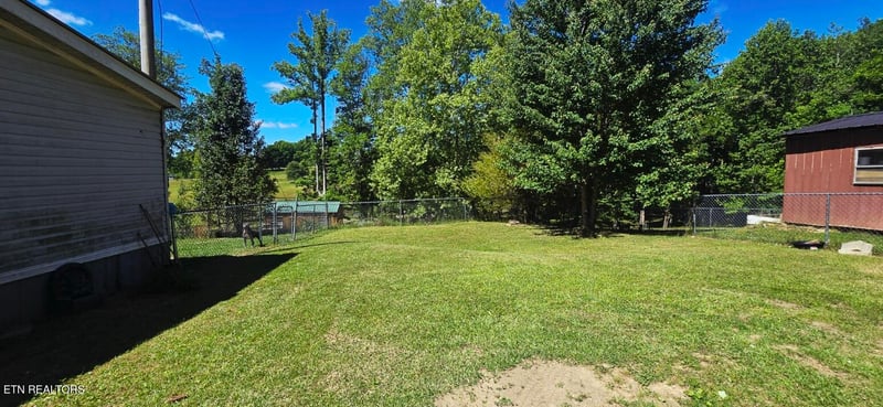 296 Massey Ln, Pioneer, TN 37847