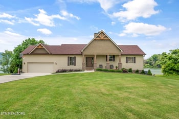 296 Shields Crossing Dr, Bean Station, TN 37708