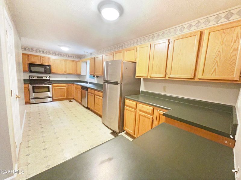 2960 Oak Top Ct, Kodak, TN 37764