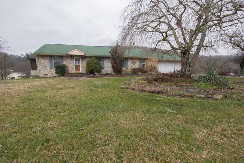 2965 W Wolf Valley Rd, Clinton, TN 37716