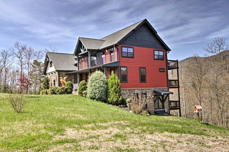 2968 Smoky Bluff Tr, Sevierville, TN 37862
